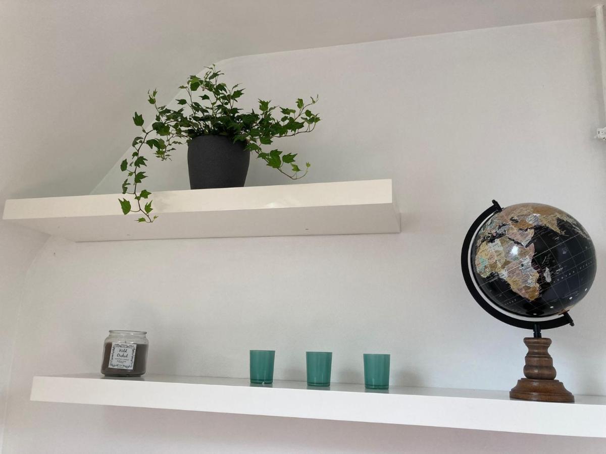 Kontich Rustig Appartement In Het Groen Met Terras מראה חיצוני תמונה