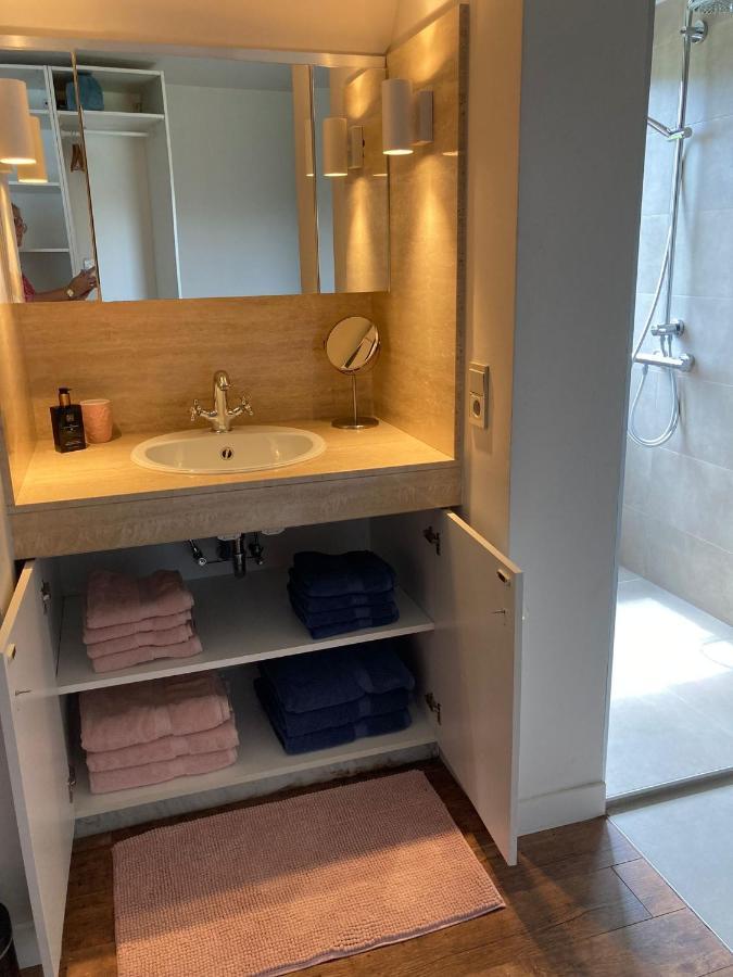 Kontich Rustig Appartement In Het Groen Met Terras מראה חיצוני תמונה